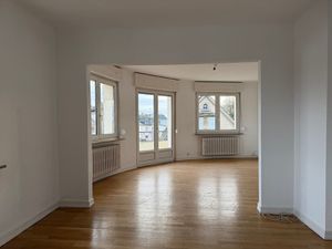 A Thionville  appartement de 92 m2 avec 2 chambres  cave et box en sos-sol.
