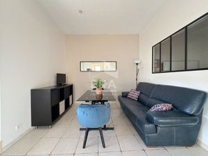 A LOUER PERTUIS 84120 CENTRE VILLE APPARTEMENT MEUBLÉ TYPE 2 PIÈCES D'ENVIRON 26M²