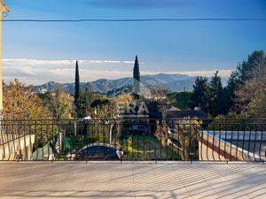 T2 & T4 à vendre et 687m2 de terrain le village des Caillols - stationnement