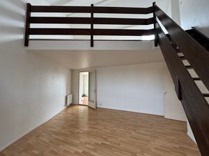 Appart proche gare belle surface dernier étage