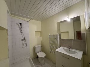 Gardanne centre  studio meublé de 20m² environ loyer 620 €charges comprises