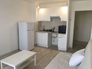 EXCLUVISITE - STUDIO AVEC BALCON ET UNE PLACE DE PARKING EN SOUS-SOL