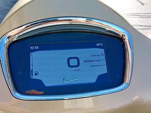 VESPA GTS SUPER 300 2023