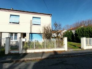 Maison d'habitation réaménagée en espace d'accueil professio