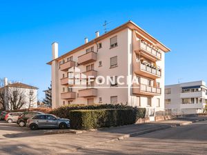 Quartier Sud  Appartement de type F2 libre avec garage