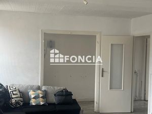 Hotoie Appartement avec parking et grenier