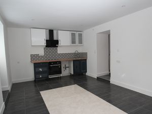 A DECIZE  Appartement F2 de plain pied proche centre-ville