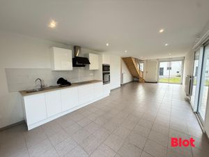 A LOUER PAR BLOT IMMOBILIER VERN SUR SEICHE - MAISON T7 - CORPS-NUDS - 115.63M²