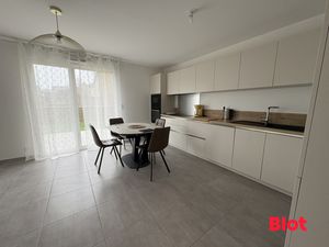 À LOUER-CANCALE-T3-64.14 m²-930€ c.c-JARDIN