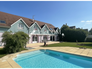 3%COM Belle demeure avec piscine du 27 ares