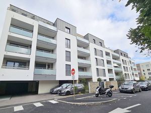 Coup de cœur ! T2 avec terrasse  ascenseur et garage à deux pas de Genève À FERNEY-VOLTAIR