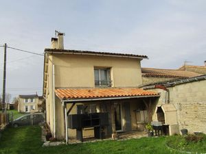 Maison à vendre - 4 pièces - 95 34 m2 - Loubille - 79 - POITOU-CHARENTES