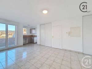 Appartement F2 à louer - 2 pièces - 44 30 m2 - Montereau Fault Yonne - 77 - ILE-DE-FRANCE