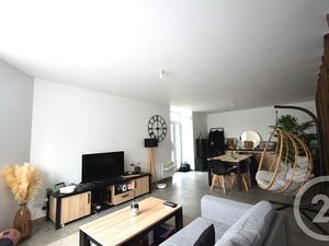 Maison à louer - 4 pièces - 87 31 m2 - Cosse Le Vivien - 53 - PAYS-DE-LOIRE