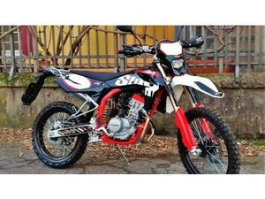 VENDO SWM RS 125 R FACTORY (2019 - 20) NUOVA A MONTEBELLUNA (CODICE 7979435) - MOTO.IT