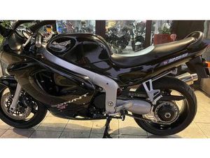 VENDO TRIUMPH SPRINT 955 RS (1999 - 01) USATA A TREZZANO SUL NAVIGLIO (CODICE 8590129) - MOTO.IT