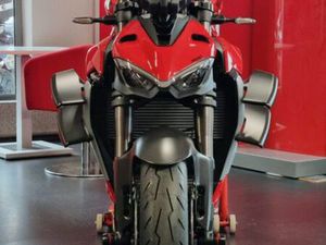 DUCATI STREETFIGHTER V2 ++EINARMSCHWINGE++ZUBEHÖR++