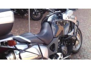 VENDO HONDA VARADERO 1000 (2003 - 11) USATA A ASTI (CODICE 9004864) - MOTO.IT
