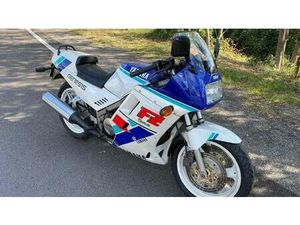 VENDO YAMAHA FZ 750 (1989 - 92) USATA A ROSATE (CODICE 9032774) - MOTO.IT