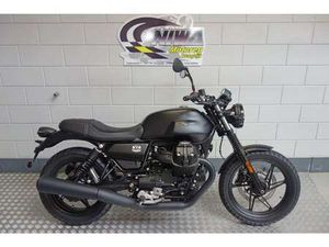 MOTO GUZZI V 7 ZWART