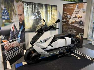 3 YEARS PREMIUM SELECTION WARRANTY