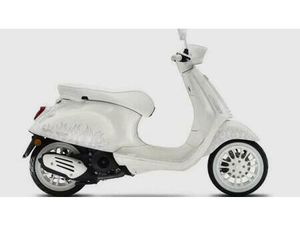 VENDO VESPA SPRINT 50 JUSTIN BIEBER (2022 - 24) NUOVA A MONCALIERI (CODICE 9353475) - MOTO.IT