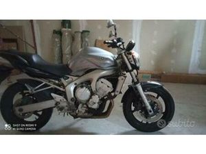 YAMAHA FZ6