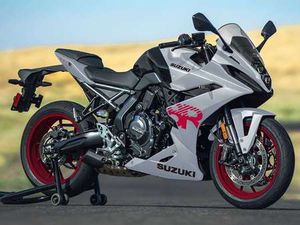 SUZUKI GSX 8R