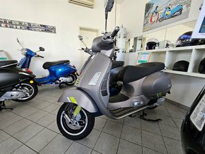VESPA GTS 300 HPE SUPER TECH