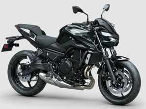 MOTO NEUVE: KAWASAKI Z650