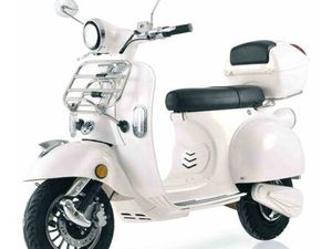 MIETEN ELEKTROROLLER E CHOPPER VERMIETUNG