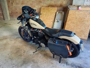 HARLEY DAVIDSON IRON 883