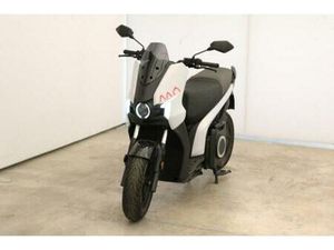 SEAT MO ESCOOTER 125 9 KW (12 PS) OXYGEN WHITE