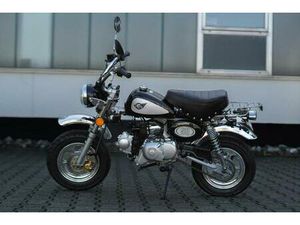 SKYTEAM SKYMINI 50 CCM MONKEY 10 ZOLL BEREIFUNG 5,5L TANK SCHWARZ