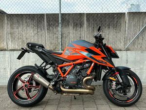 KTM 1290 SUPER DUKE R