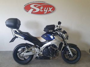 SUZUKI GSR 600