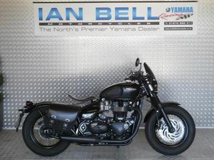 TRIUMPH BONNEVILLE BOBBER BLACK