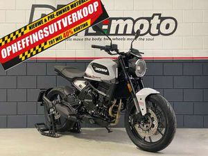 MOTO MORINI SEIEMMEZZO STR