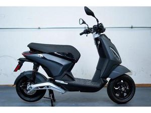 ② PIAGGIO 1+/ UN PLUS 45 KM/H