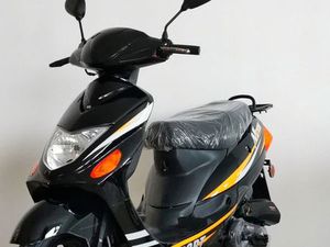 SCOOTER 50 CM3 NEUF 4 TEMPS VARADES IMPORT SUNNY 50 NOIR EN STOCK ET DISPONIBLE DE SUITE DÈS 14 ANS
