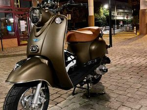 SCOOTER 50 CC3 STYLE RETRO NEUF GARANTI 2 ANS POSSIBILITÉ PAIEMENT EN 4 FOIS