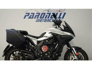 VENDO MV AGUSTA TURISMO VELOCE 800 LUSSO SCS (2017 - 20) USATA A GAVIRATE (CODICE 9268979) - MOTO.IT