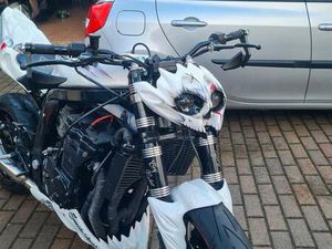 SUZUKI GSXR 750 STEETFIHGTER