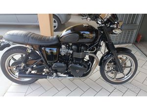 MOTO TRIUMPH BONNEVILLE
