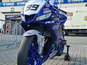 YAMAHA R3 2021
