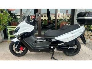 VENDO KYMCO XCITING 300I R (2007 - 14) USATA A TREZZANO SUL NAVIGLIO (CODICE 9433209) - MOTO.IT