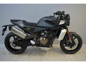 HUSQVARNA SVARTPILEN 801 2024 + AKRAPOVIC + UVM. (UMBAU)