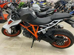 2018 KTM 1290 SUPER DUKE R
