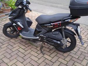 ROLLER KYMCO SUPER 8 125 CCM - DEFEKT BASTLER