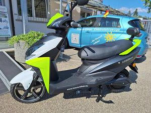 E-SCOOTER 45 KM/H ELEKTROROLLER FUTURA 3.400W 72V LI-ION BIS 65KM